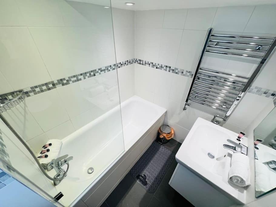 3 Notting Hill, Portobello Road-Amazing Location! Λονδίνο Εξωτερικό φωτογραφία